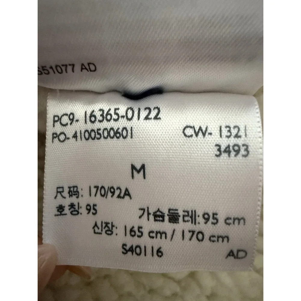 Levis levi canvas
